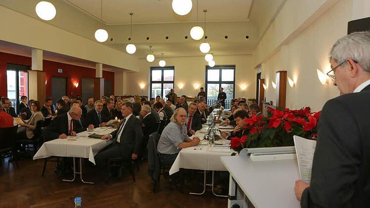 Landrat Günther Denzler erhält Ehrentitel Foto: Barbara Herbst