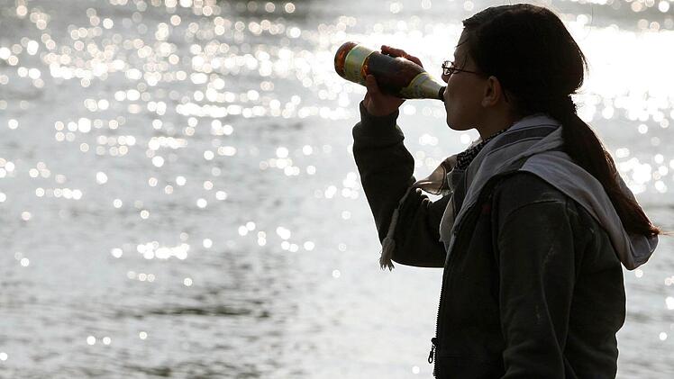 Betrunken im Schwimmbad
