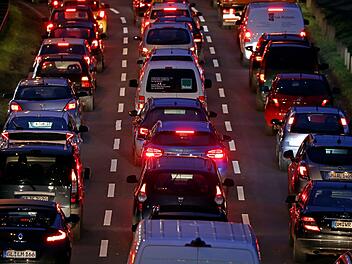 Stau nach Unfällen auf A73 bei Bamberg
