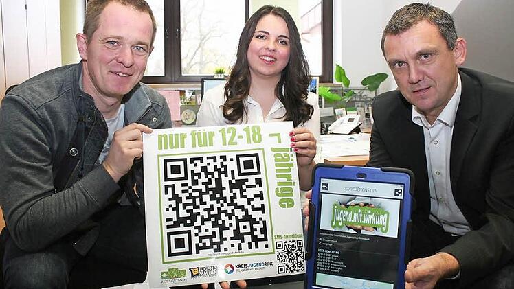 Die Jugendpfleger Frank Schulte (l.) und Christina Lorz (Mitte) starten mit Ludwig Wahl einen Aktionstag für Jugendliche.  Foto: Evi Seeger
