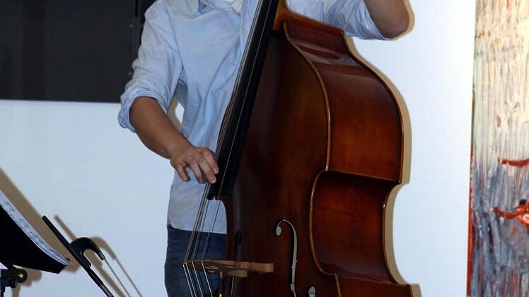 Carl Wittig wurde in Kronach geboren und nahm mit sieben Jahren bereits Klavierunterricht. Im Alter von 13 Jahren wechselte er zum Kontrabass. Foto: Michael Wunder