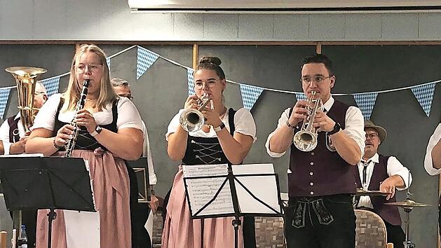 Die Wei&szlig;enbacher Schlosshofmusikanten