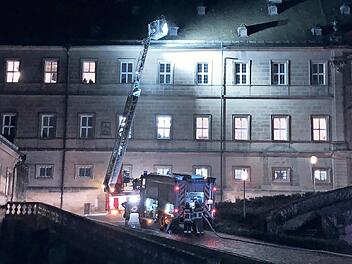 Evakuierung mit Hilfe der Drehleiter: Die Übungen der Feuerwehren rund um Kloster Banz umfasst mehrere Szenarien.