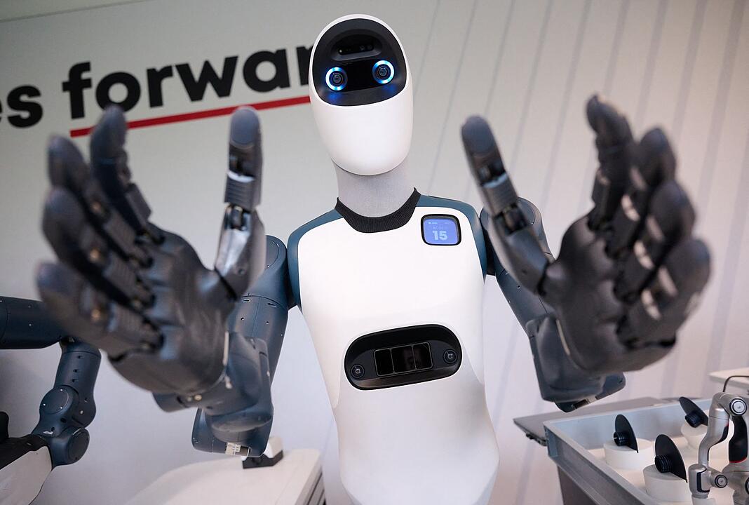 Wirtschaftsminister Aiwanger besucht das Unternehmen Agile Robots