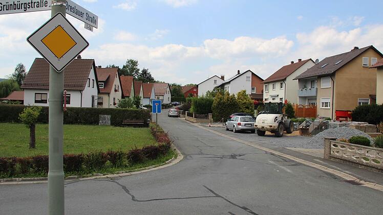 Zu eng und auch nicht mit dem Baustellenbereich verbunden: die Breslauer Straße. Foto: Matthias Beetz