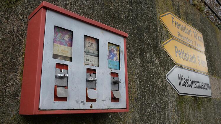 Das keine Kauf-Glück für 20 Cent: Kaugummiautomaten ziehen nicht nur Kinder an. Foto: Ronald Rinklef