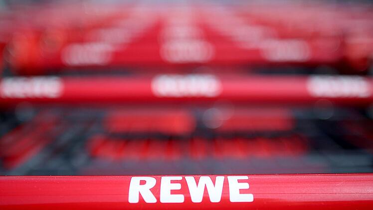 Unglaublich aber wahr: In Hessen hat ein Unbekannter einhundert Einkaufswagen gestohlen. Symbolfoto: Oliver Berg/dpa