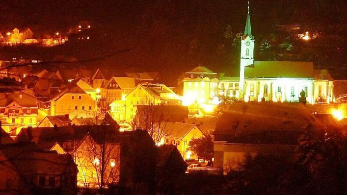 So wie 2014 wird St. Thomas auch in diesem Jahr weit hinaus in die Nacht leuchten. Foto: Susanne Deuerling
