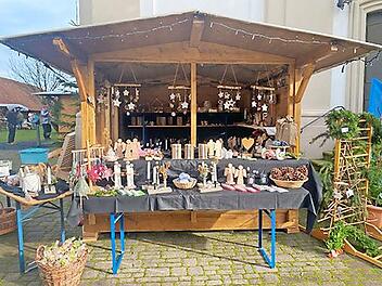 Der Stand der Katharinen-Schule kam bei der Fuschter Dorfweihnacht gut an.