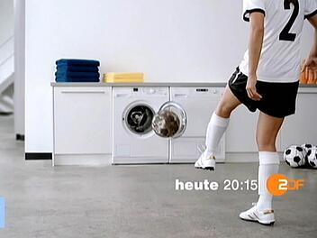 Waschtrommel statt Tor: Mit seinem Werbespot zur Fußball-Europameisterschaft der Frauen stößt das ZDF auf Kritik. Foto: dpa
