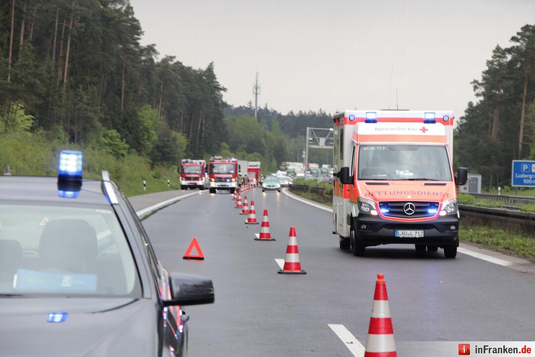 Zwei Unfälle mit sechs beteiligten Autos auf der A3