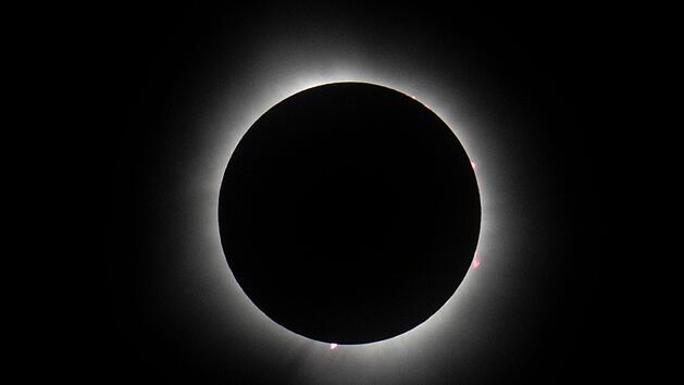 Totale Sonnenfinsternis 2026: So siehst du das seltene Ph&auml;nomen in Deutschland