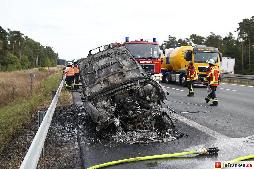 BMW brennt auf A3 völlig aus