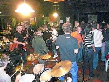 Seit 2005 (hier das Hotel Krone) machen die Wirte das "Herzo Festival" selbst.  Foto: Archiv