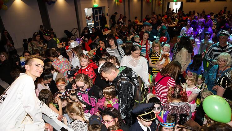 Impressionen vom Kulmbacher Kinderfasching des Kreisjugendrings, der Kommunalen Jugendarbeit und der Bayerischen RundschauFoto: Barbara Herbst