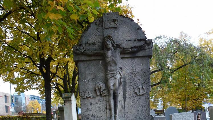 Auf dem Münchner Nordfriedhof steht das Grabmal von Georg Mayer-Franken. Foto: Gartenamt Forchheim
