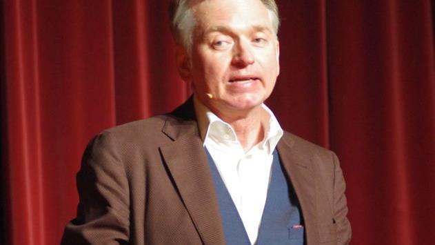 "Trotzdem" - Christian Springer sorgt im Kissinger Kurtheater mit seinem Programm für Lacher Foto: W. Vogel