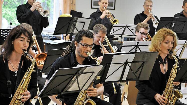Die "Occasional Big Band" probt im Musikerheim.Foto: Jacqueline Vera Mihm