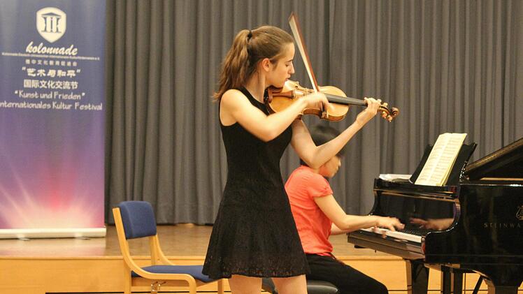 Laura Klooz spielt Max Bruch.Klaus Werner