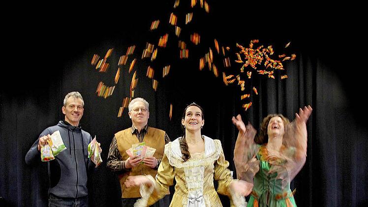 Die Organisatoren des Höchstadter Faschingszuges, von links: Bernd Riehlein, Günter Schulz, Prinzessin Julia Weiland und Susanne Gabler. Foto: Andreas Dorsch