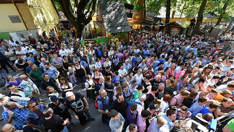 Anstich zur Bergkirchweih 2017 Foto: Ronald Rinklef