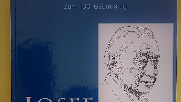 Die Hanns Seidel Stiftung widmete Josef Müller zum 100. Geburtstag eine umfassende Dokumentation mit dem Titel "Politik für eine neue Zeit".Gerd Fleischmann