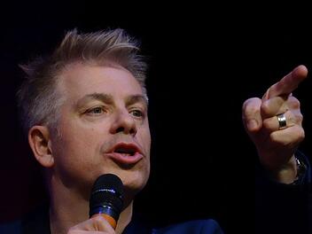 Umjubelt: Michael Mittermeier bei seinem Auftritt im ausverkauften Kongresshaus Rosengarten in Coburg.Foto: Jochen Berger