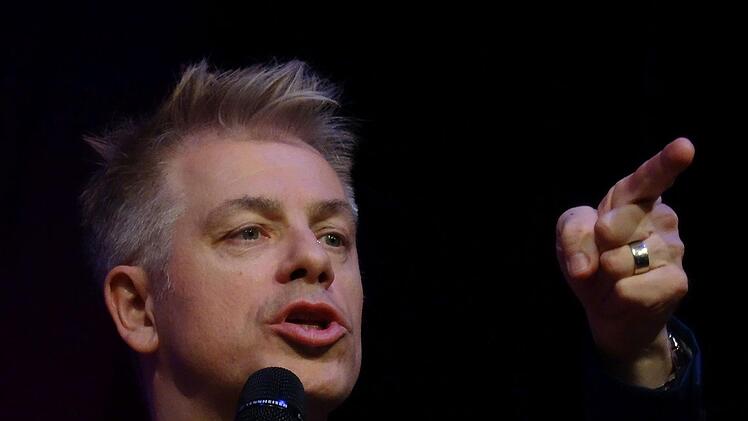 Umjubelt: Michael Mittermeier bei seinem Auftritt im ausverkauften Kongresshaus Rosengarten in Coburg.Foto: Jochen Berger