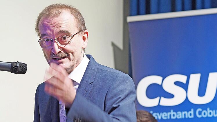 Bei seiner Bewerbungsrede machte Hans-Herbert Hartan deutlich, dass er sehr gerne in Coburg an der Spitze der Stadtverwaltung stünde. Dabei griff er auch zu launigen Worten und Vergleichen.