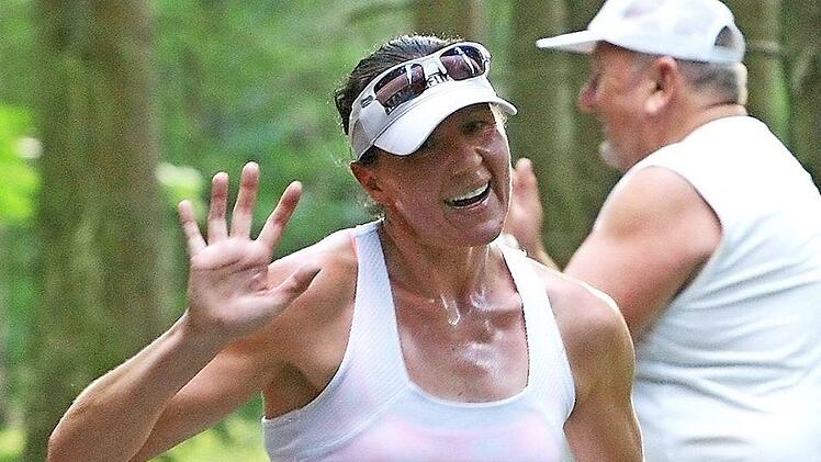 Nadja Lindner (ASV Triathlon Kulmbach) gewann die Frauenkonkurrenz in 32:02 Minuten.  Fotos: Monika Limmer