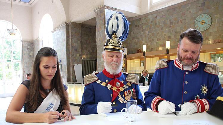 Blindverkostung mit Bad Kissinger Heilwassern. Foto: Benedikt Borst
