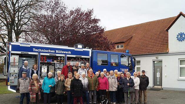 Beim Technischen Hilfswerk  Fulda informierten sich  die Mitglieder der Bad Brückenauer Senioren Union. Foto: Carmen Ruppel