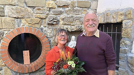 Sie genießen ihre Zweisamkeit – und das seit 50 Jahren: Loretta und Helmut Kraus aus Augsfeld feiern Goldhochzeit.