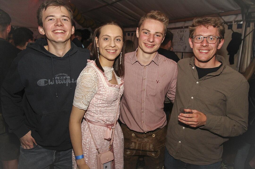 Mit der Partyband "Popnach8"!