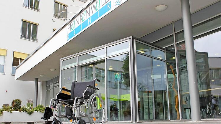Für viele Menschen endete der Donnerstag in der Notaufnahme der Frankenwaldklinik. Glatteis hatte Straßen und Gehwege in gefährliche Eisbahnen verwandelt.  Foto: Jan Koch