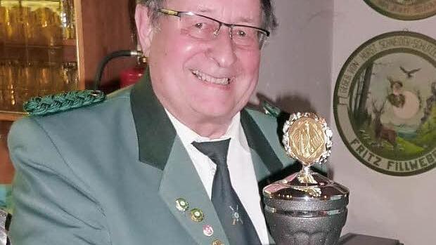 Herbstkönig wurde souverän Ehrenvorsitzender Armin Schülner.