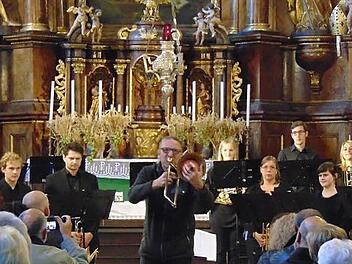 Leonhard Paul bei seinem Posaunensolo in der St.-Bonifatius-Kirche Foto: Petra Malbrich