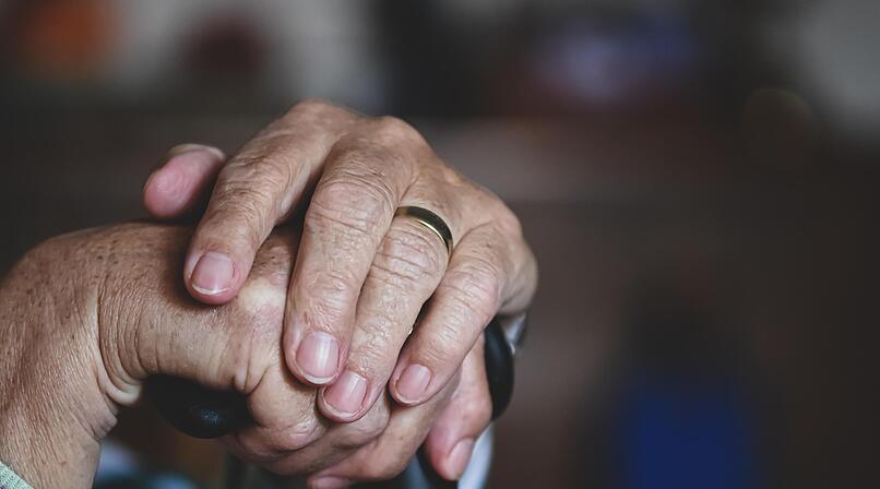 Telefonbetr&uuml;ger in Trunstadt: Seniorin &uuml;bergibt Zehntausende Euro