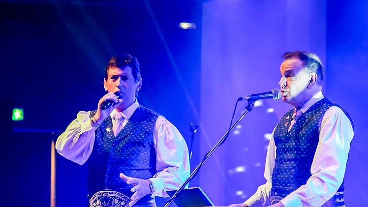 Auch ernste Themen packte das Südtiroler Duo "Die Ladiner" an. Foto: Barbara Herbst