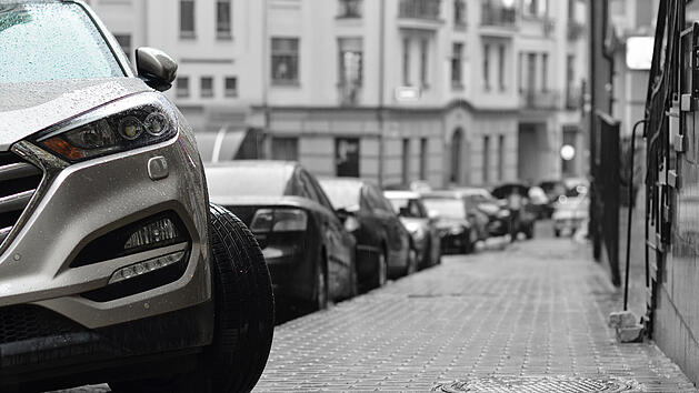 Führerschein für SUV und Senioren-TÜV? So stimmen Autofahrer ab