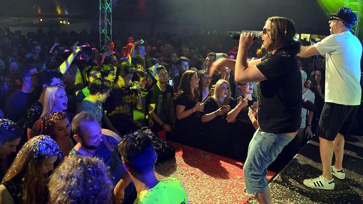 Gute Stimmung beim FC in Fuchsstadt mit "Die Atzen". Foto: Peter Rauch