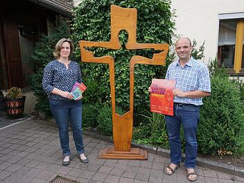 Anke und Stefan Schroth laden zum Missio-Camp ein, das den Titel "Um Himmels Willen" trägt.  Foto: Marion Eckert