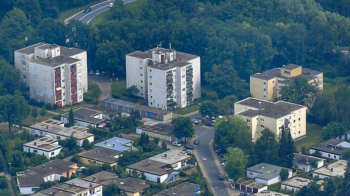 In der Schlesienstraße in Lichteneiche hat es im Bereich der Hochhäuser zu Beginn dieses Jahres mehrfach gebrannt. Foto: Ronald Rinklef