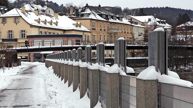 Wegen des Schnees und Frosts würde ein Abbau Schäden an den Wasserschutzelementen verursachen.