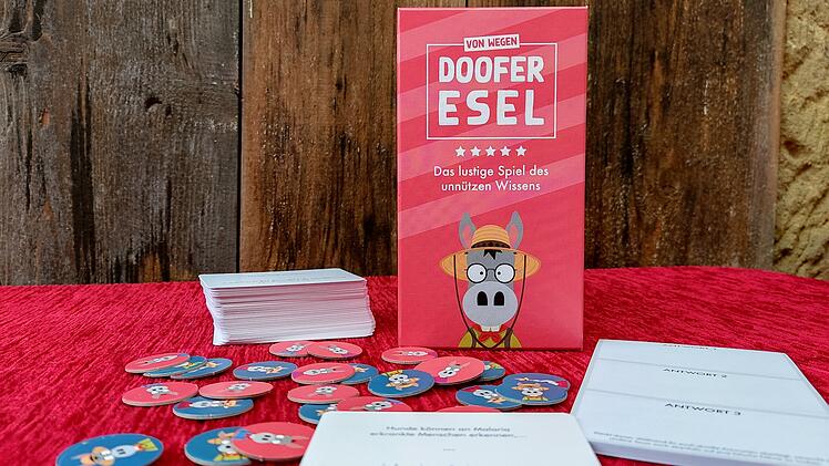 Spiele-Test Doofer Esel - kreatives Party-Wortspiel über nutzloses Wissen