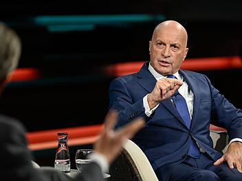 AfD-Politiker R&uuml;diger Lucassen (rechts) sprach mit Markus Lanz &uuml;ber die Wehrpflicht.