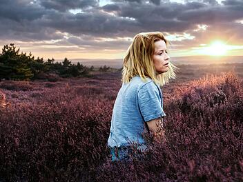 In ihrer Heimat in der L&uuml;neburger Heide deckt Elodie (Karoline Herfurth) den Grund f&uuml;r ihre immer wiederkehrenden Albtr&auml;ume auf.