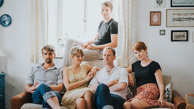 Das Ensemble Ernst von Leben pr&auml;sentiert nach "Brauer sucht Frau" und seinem "Tarte d'ort" erstmals "Wat'n das..?".  Foto: pr