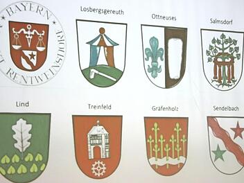 So sehen die Wappen-Vorschläge von Günter Lipp für die Dörfer ringsum Rentweinsdorf aus. Foto: Ralf Kestel