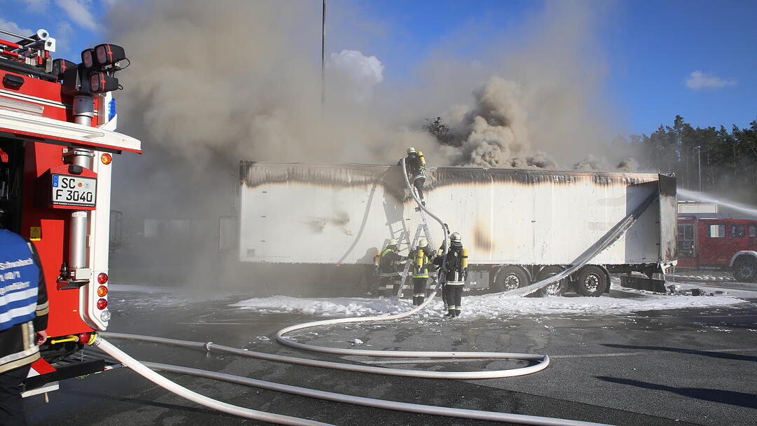 Schwabach: Lkw brannte auf A6